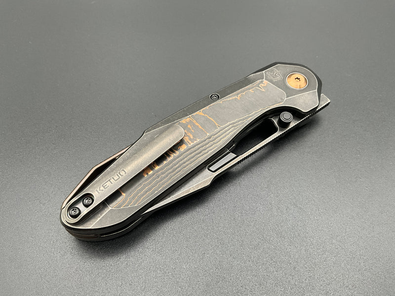 KETUO TRIAD KETM0135 – SATIN BOHLER M390 TANTO BLADE – GRAY STONEWASH TITANIUM HANDLE WITH COPPER FOIL CARBON FIBER INLAY – MADE IN CHINA