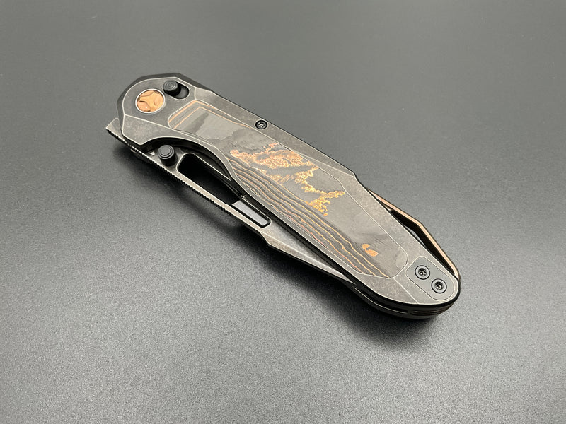 KETUO TRIAD KETM0135 – SATIN BOHLER M390 TANTO BLADE – GRAY STONEWASH TITANIUM HANDLE WITH COPPER FOIL CARBON FIBER INLAY – MADE IN CHINA - S&R Knives Inc.